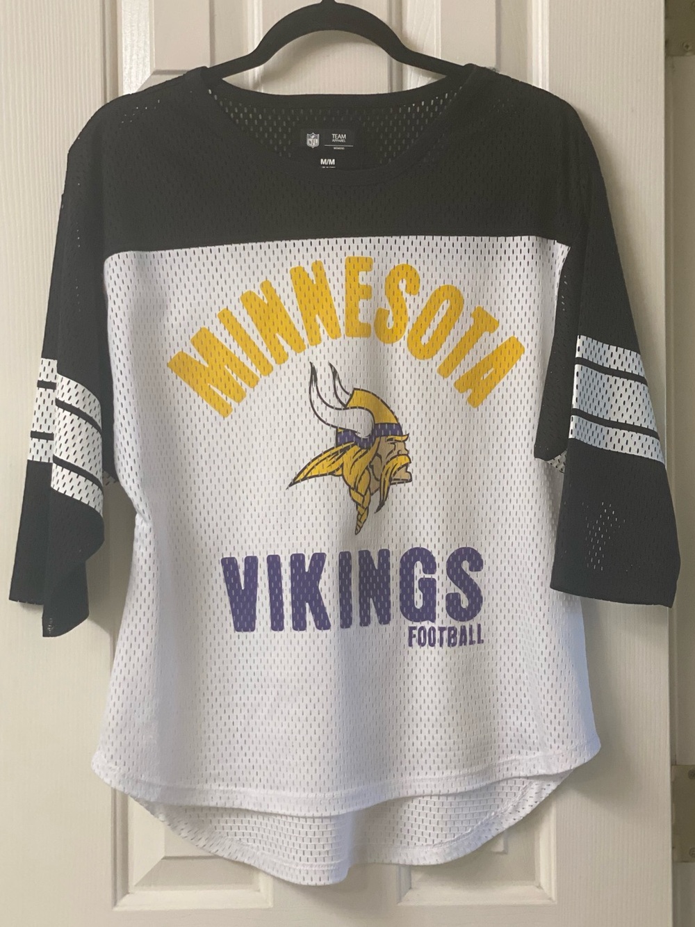Minnesota Vikings NFL TEAM APPAREL Women’s Mesh Jersey Style Top Size Medium - Picture 2 of 16